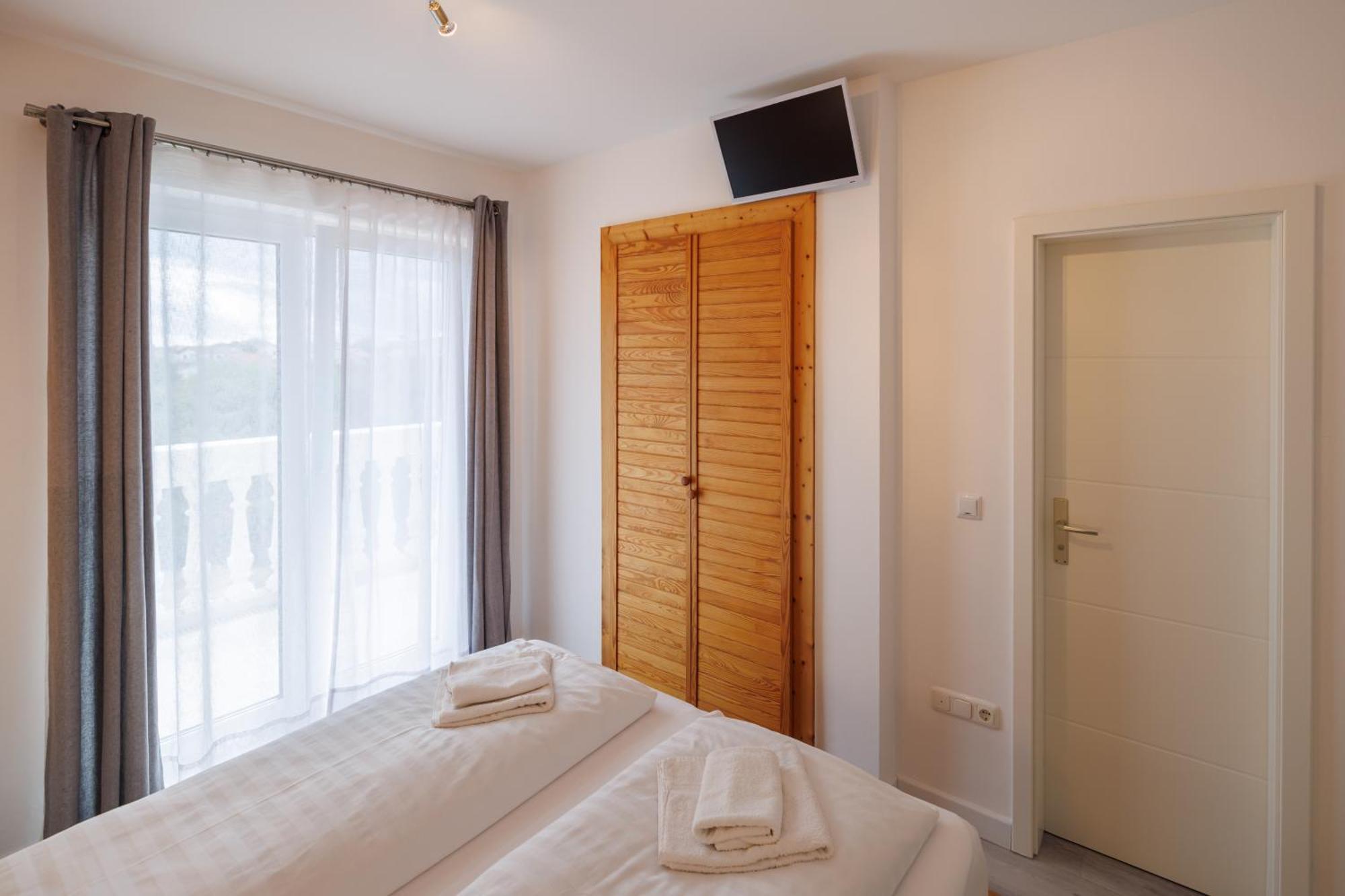 Guesthouse Halilagic 克尔克 外观 照片